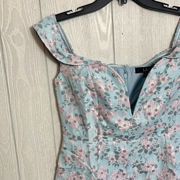 Lulu's Blue Pink Floral Jacquard Mini Dress Size Medium NWT - Picture 6 of 9